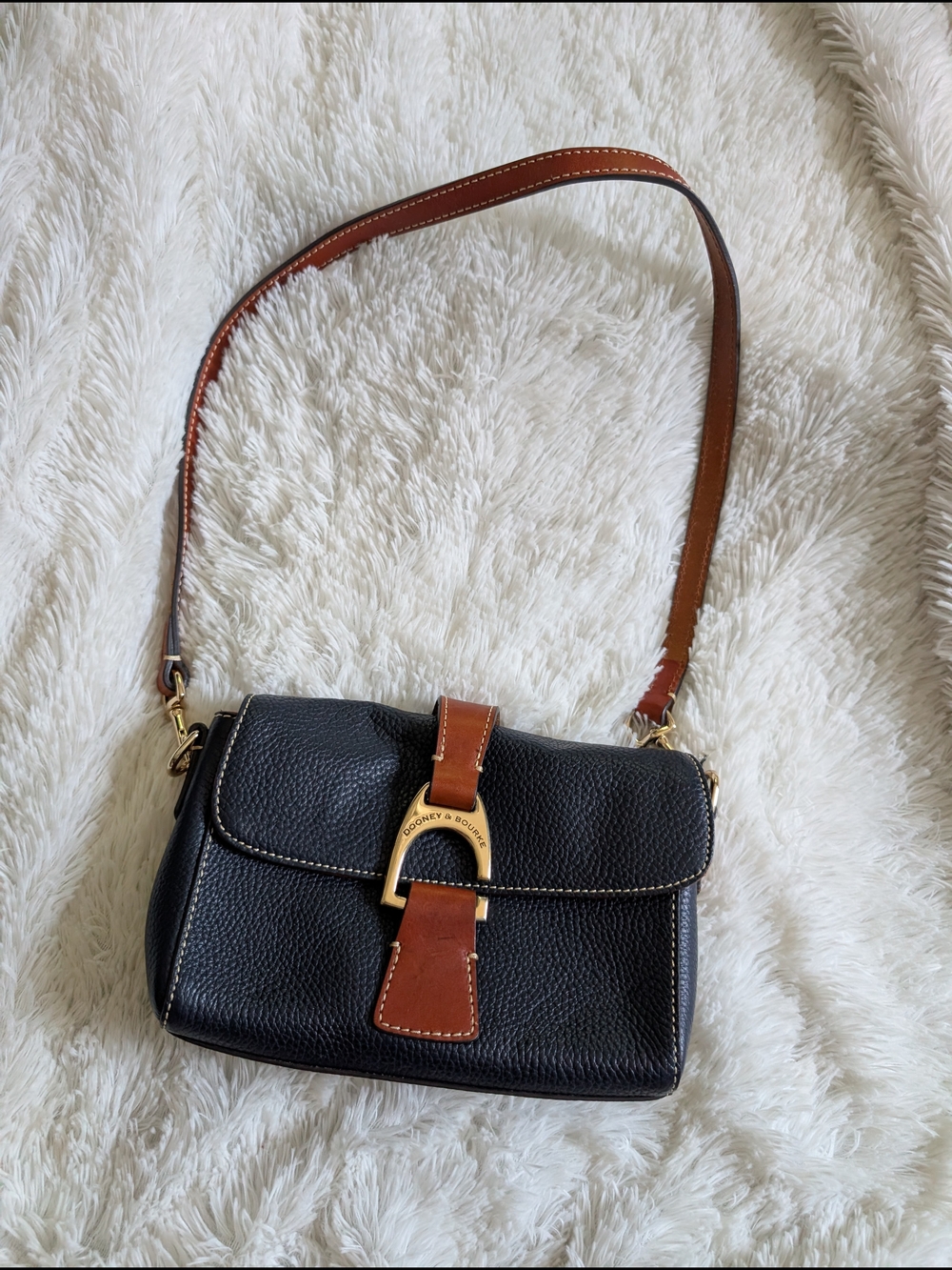 Dooney And Bourke Kyra Navy Blue Pebbled Leather Crossbody Purse Bag